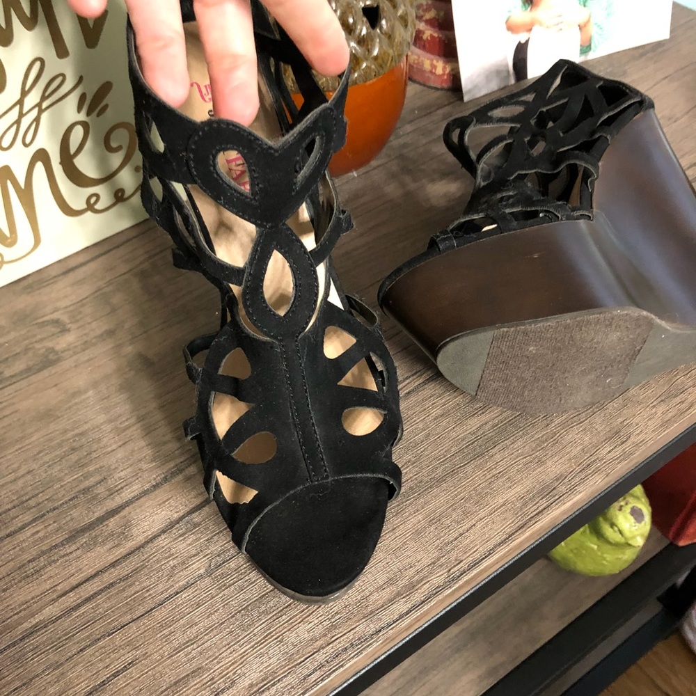 Black, cut out, 4inch wedge sandals